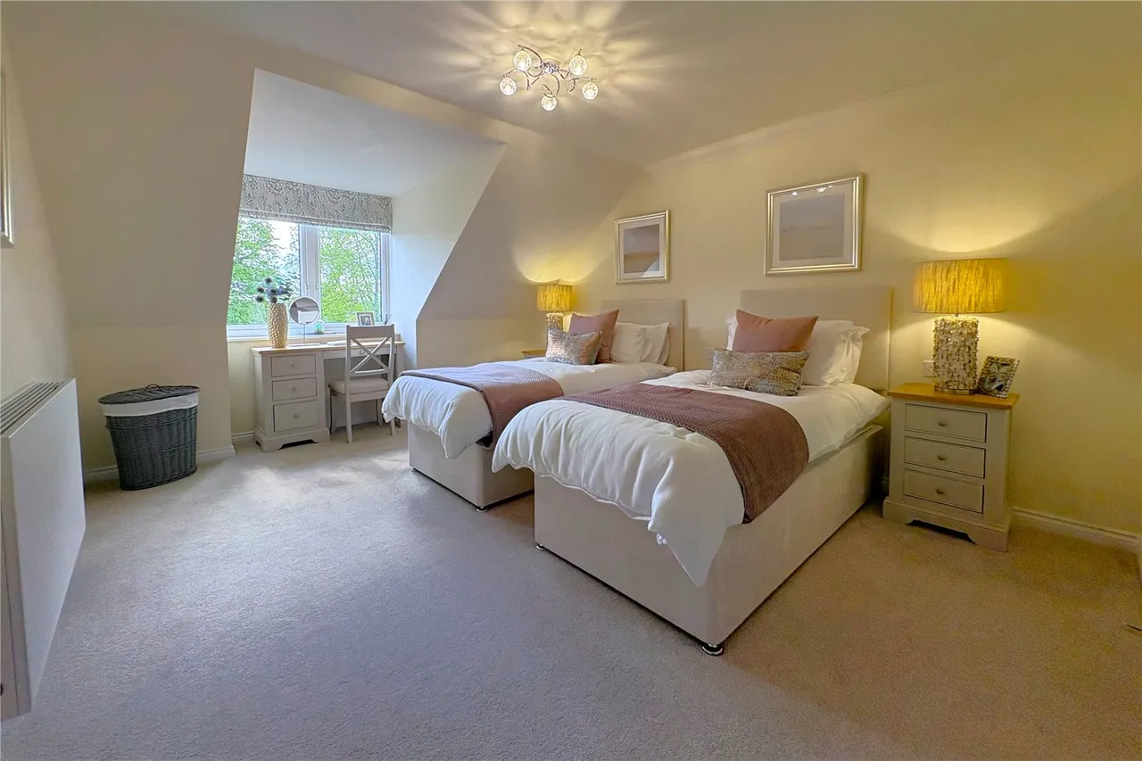 Thorpe Road, Staines-upon-Thames, TW18, photo 6