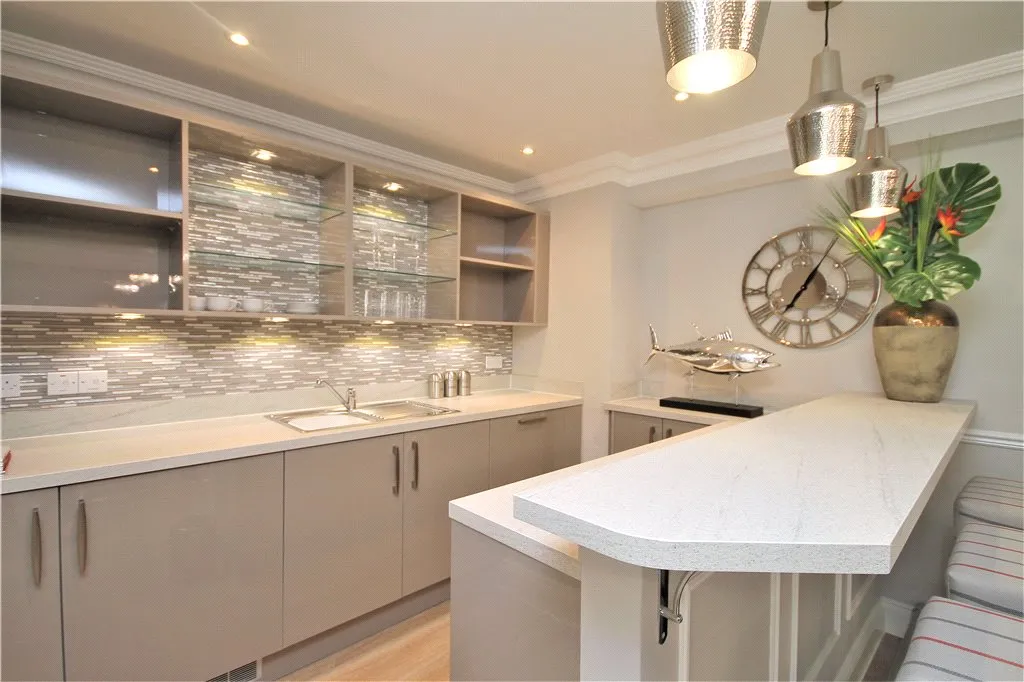 Thorpe Road, Staines-upon-Thames, TW18, photo 15