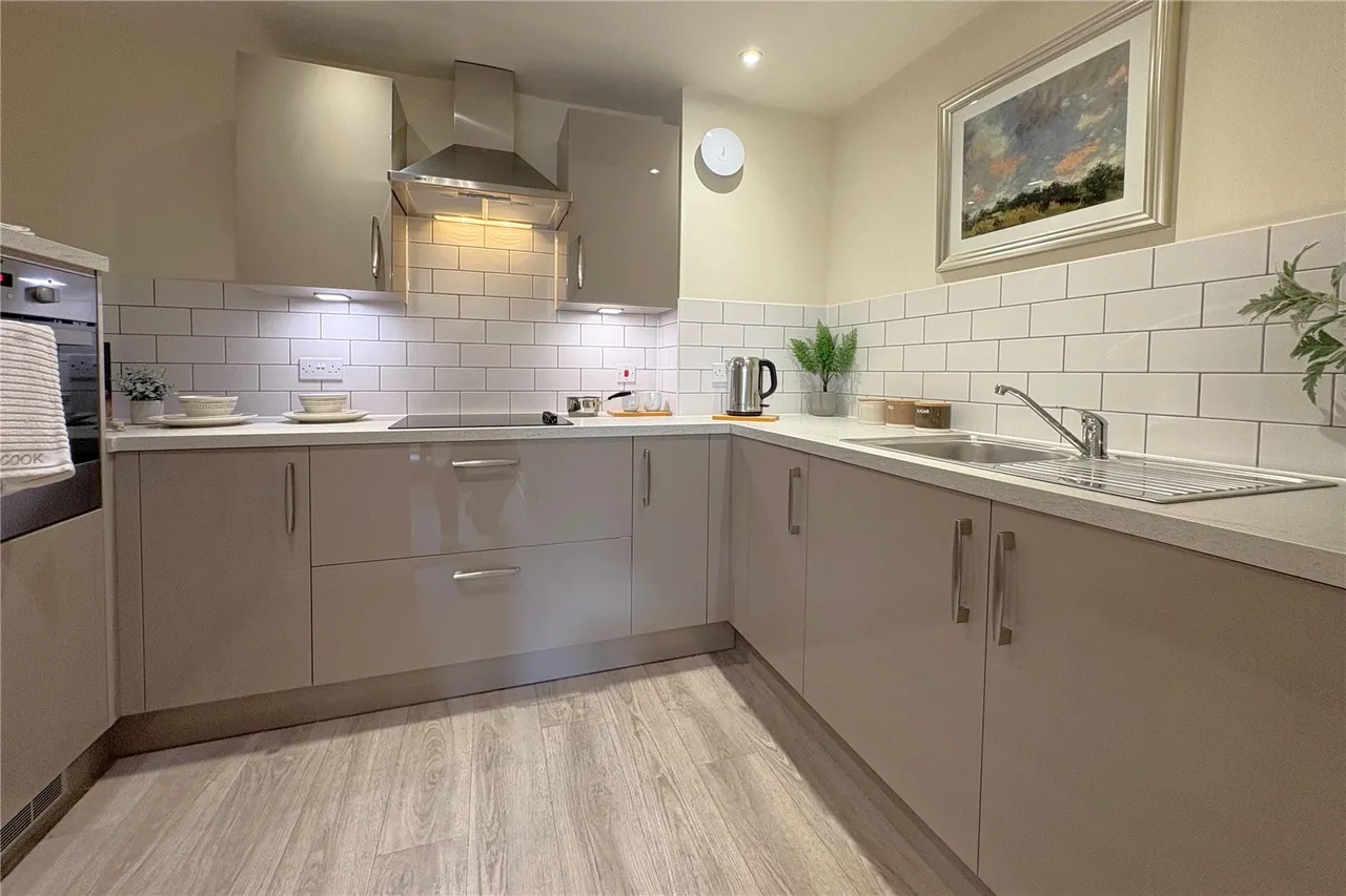 Thorpe Road, Staines-upon-Thames, TW18, photo 5