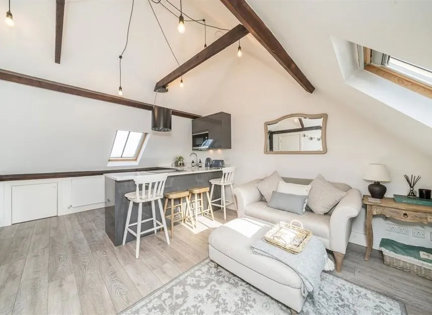 High Street, Hampton Wick, KT1, photo 4