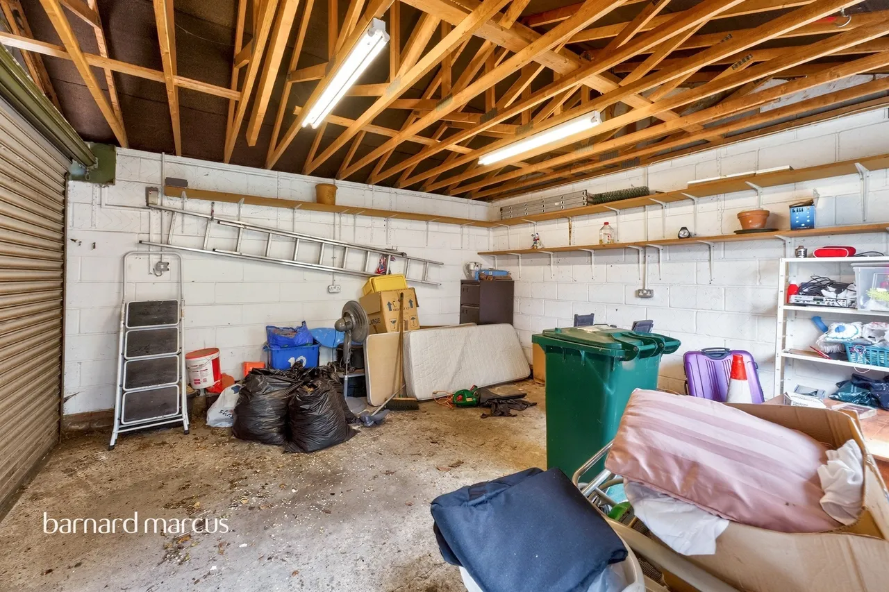 Nether Street, London, N12, photo 10