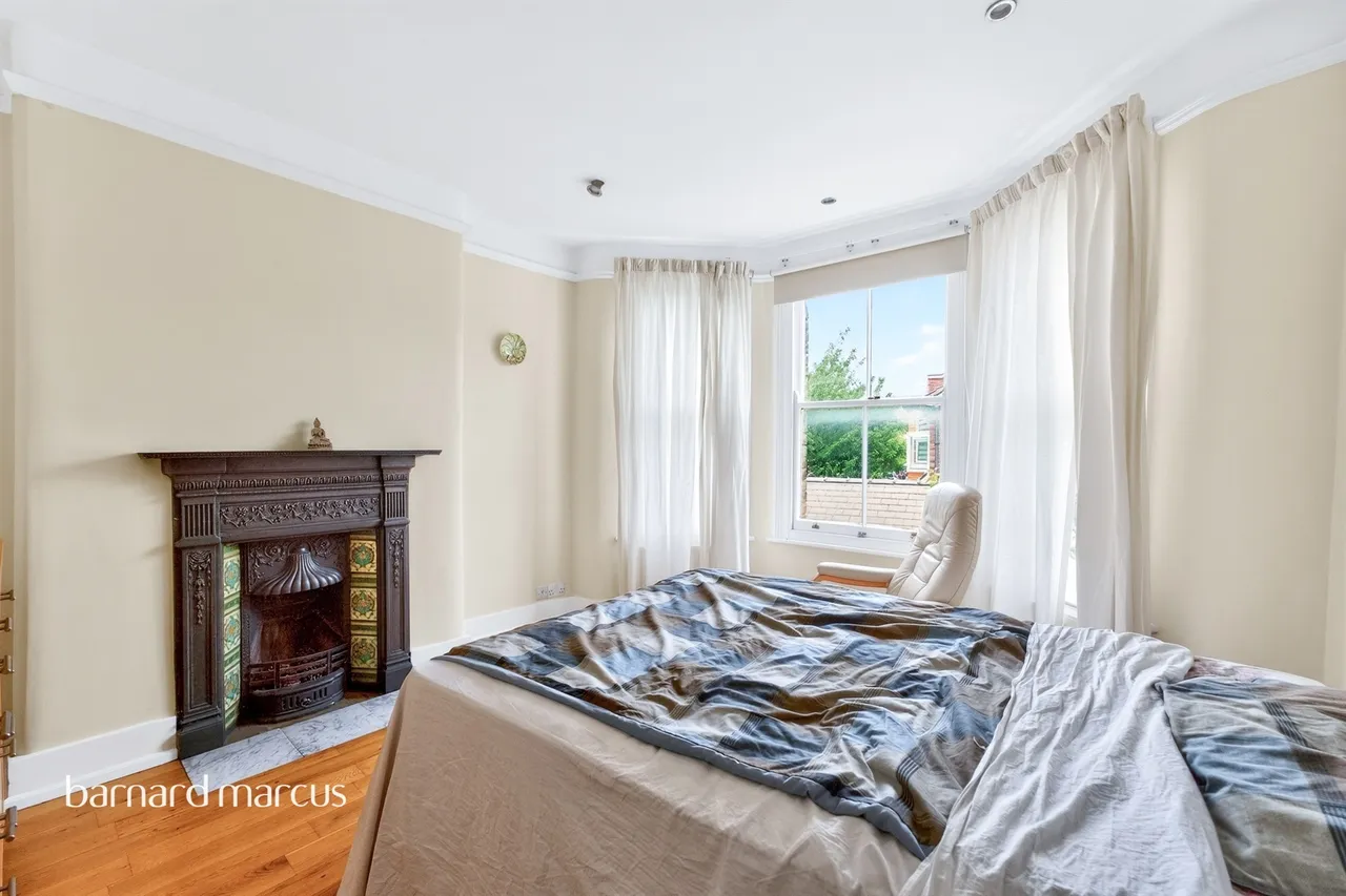 Nether Street, London, N12, photo 18