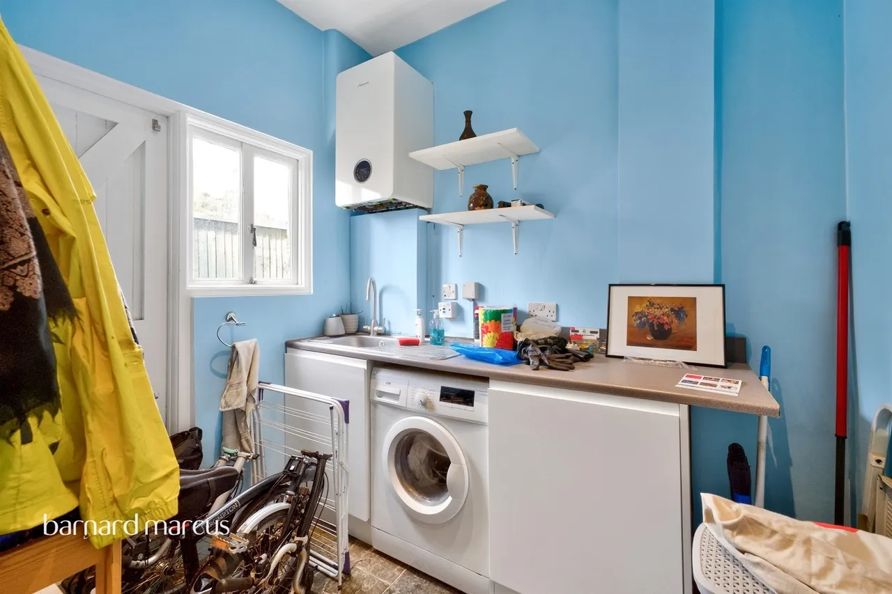 Nether Street, London, N12, photo 19