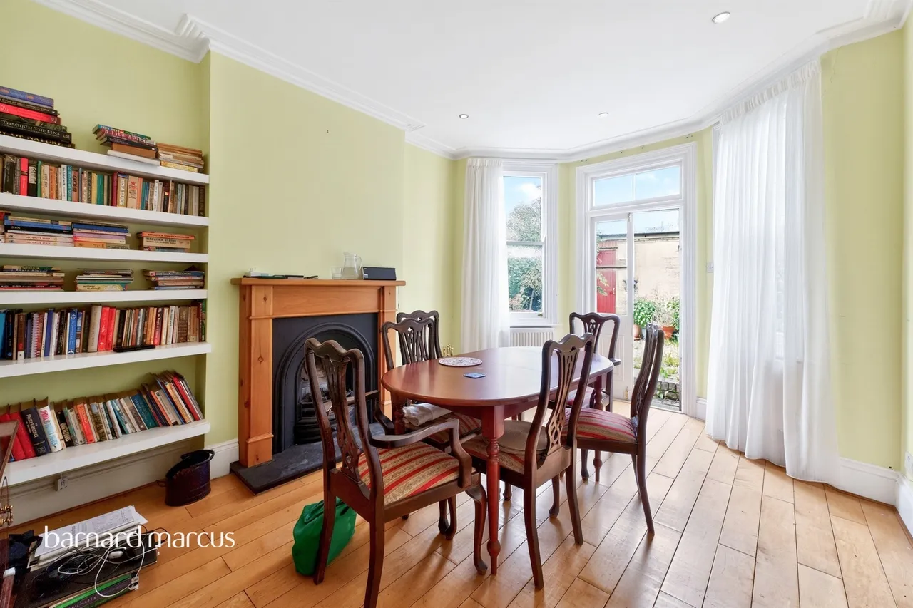 Nether Street, London, N12, photo 6