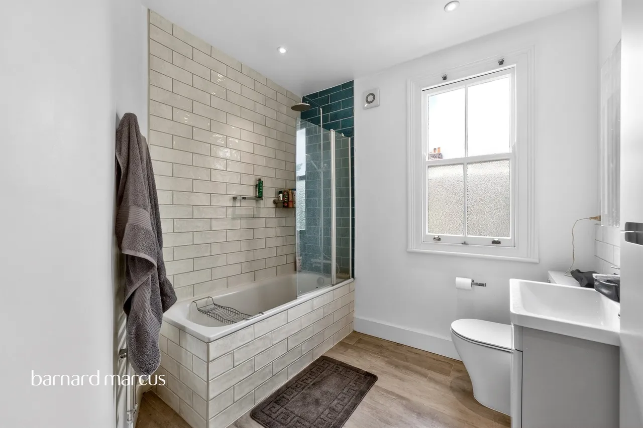 Nether Street, London, N12, photo 16