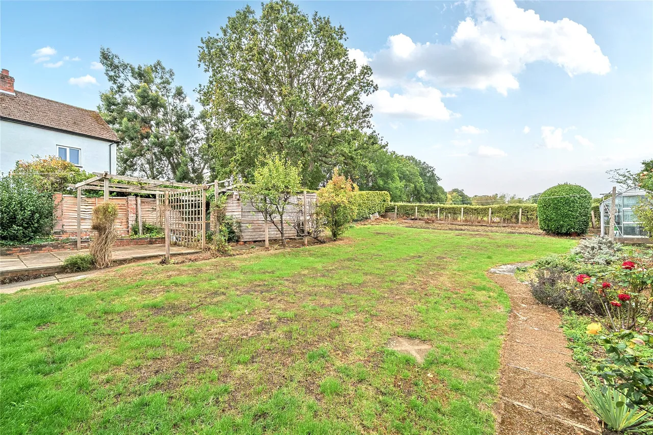 Tuckey Grove, Send Marsh, GU23, photo 3