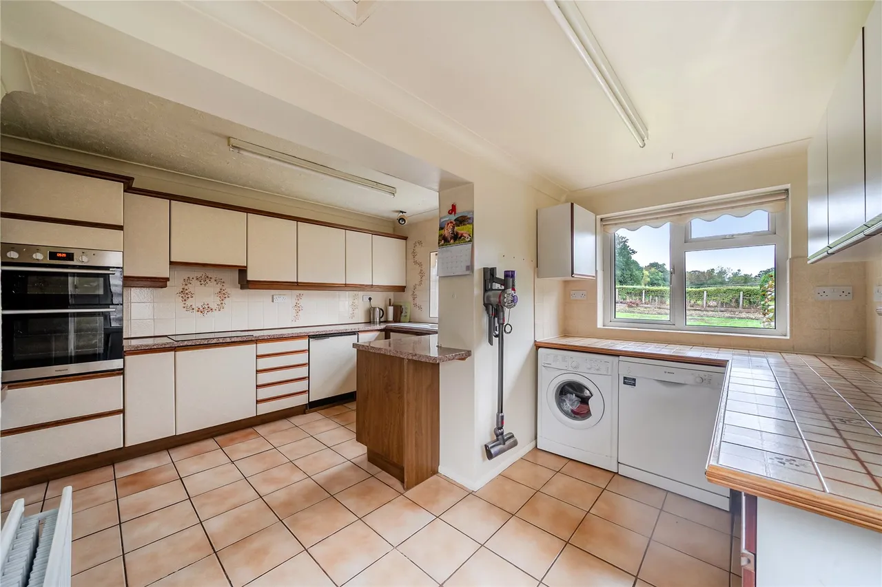 Tuckey Grove, Send Marsh, GU23, photo 2