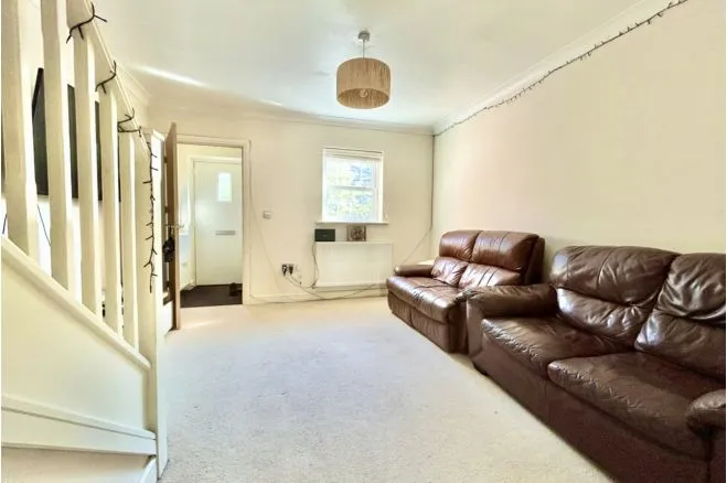 Queen's Crescent, Shrivenham, SN6, photo 7