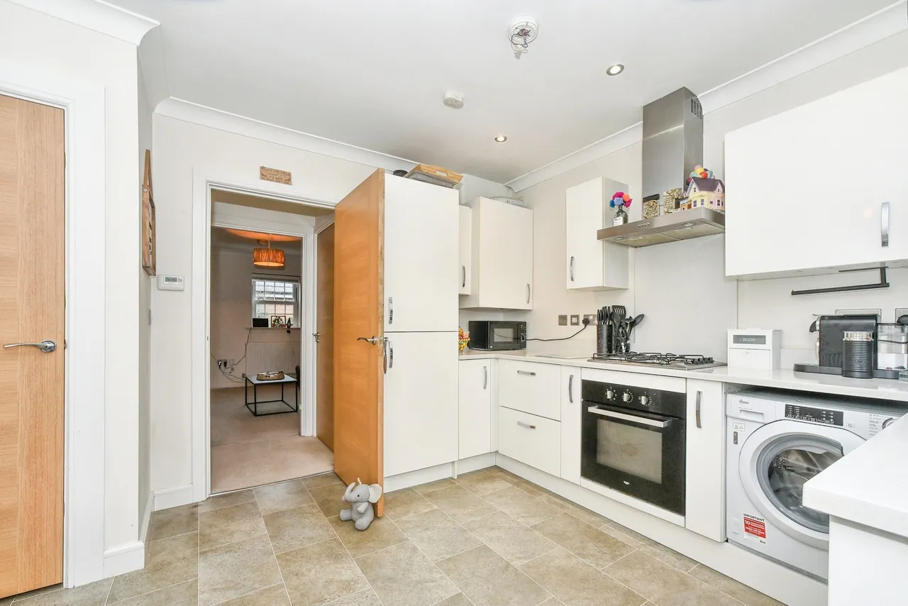 Queen's Crescent, Shrivenham, SN6, photo 11