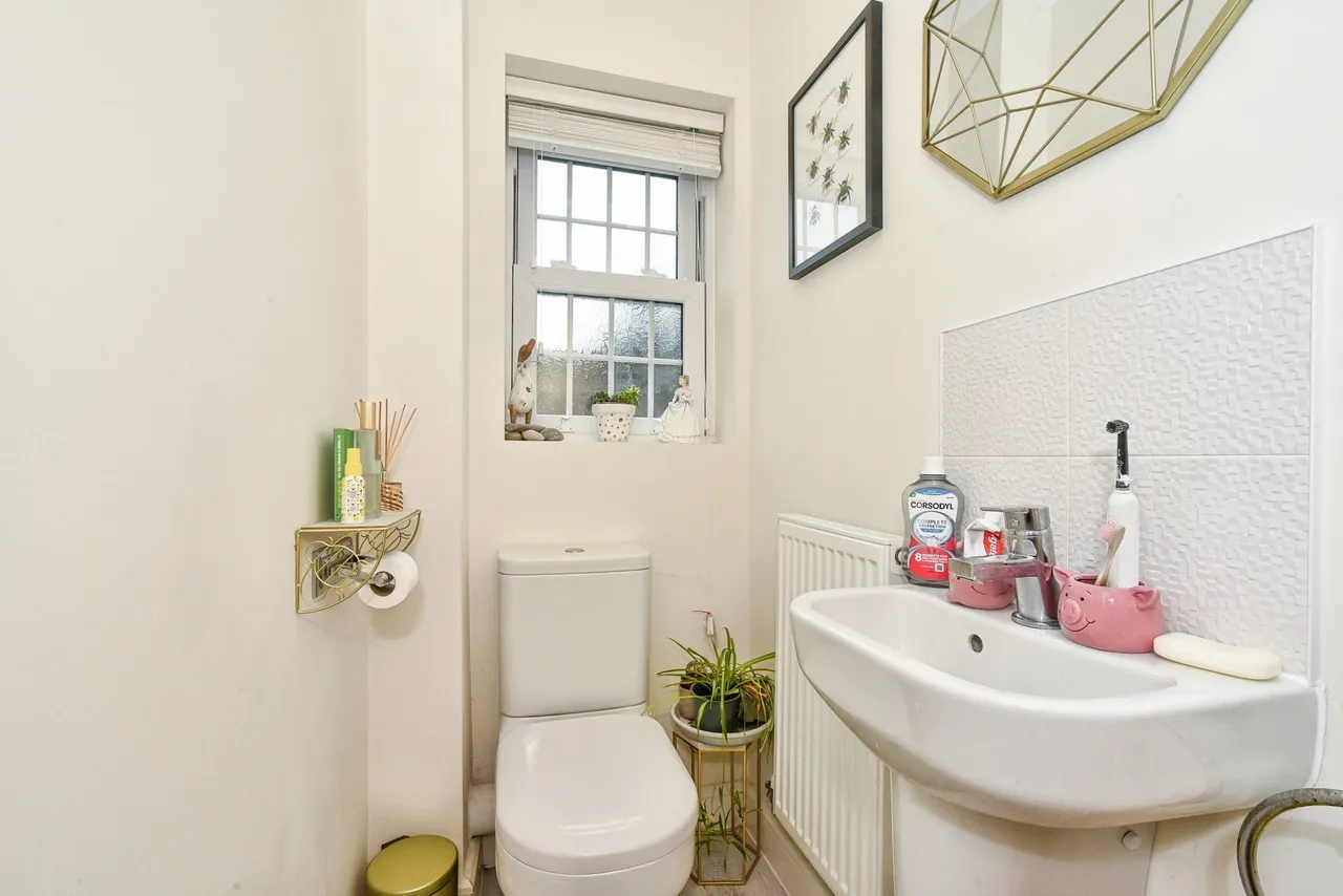 Queen's Crescent, Shrivenham, SN6, photo 17