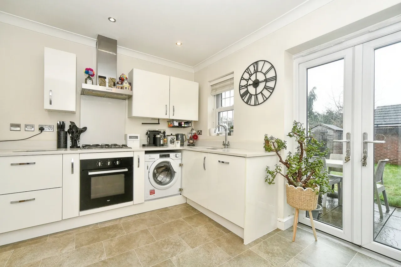 Queen's Crescent, Shrivenham, SN6, photo 6