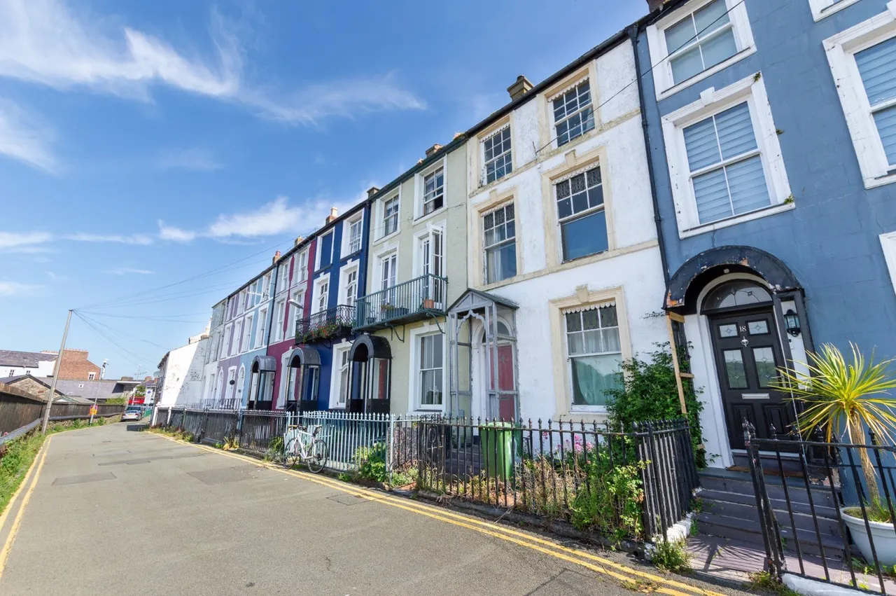 4 bed house for sale, Segontium Terrace, Caernarfon