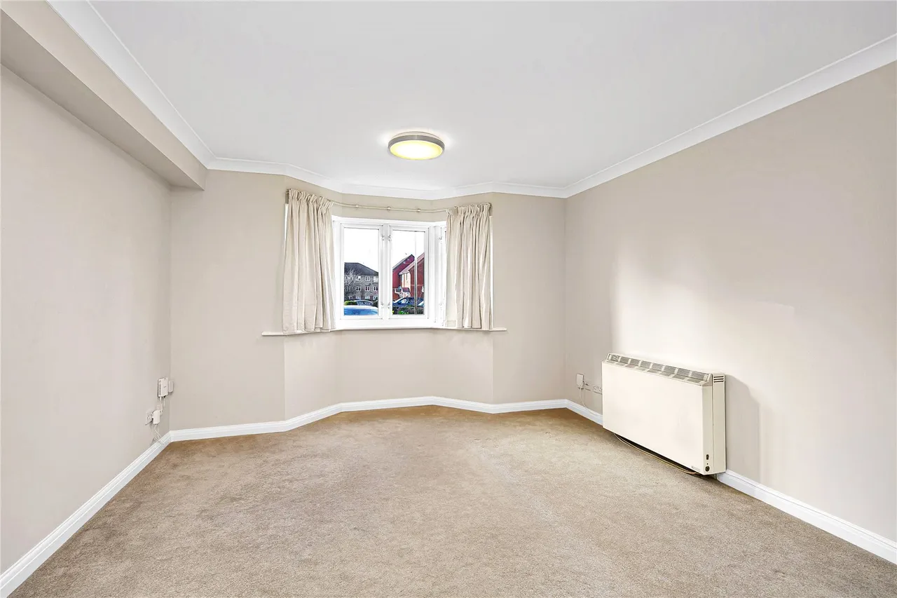Varsity Drive, Twickenham, TW1, photo 2
