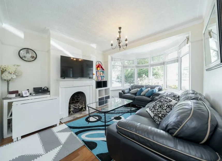 Watford Way, Hendon, NW4, photo 2