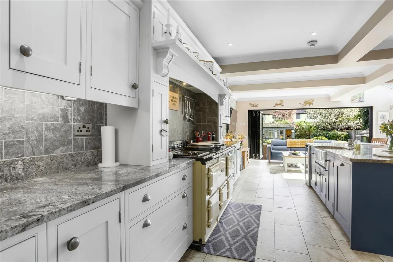Abinger Avenue, Cheam, SM2 7LJ, photo 11