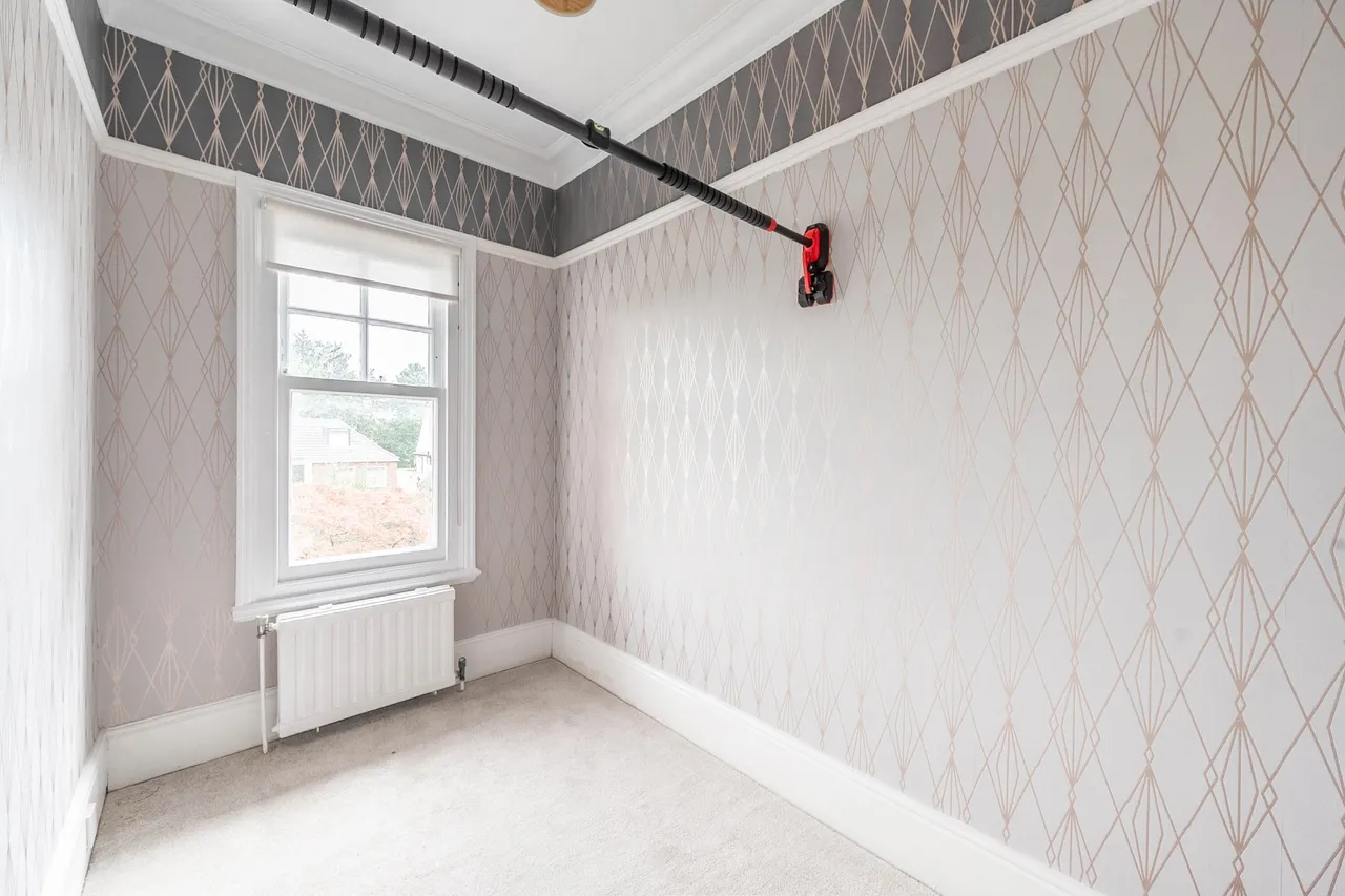 63 Oakleigh Avenue, London, photo 12