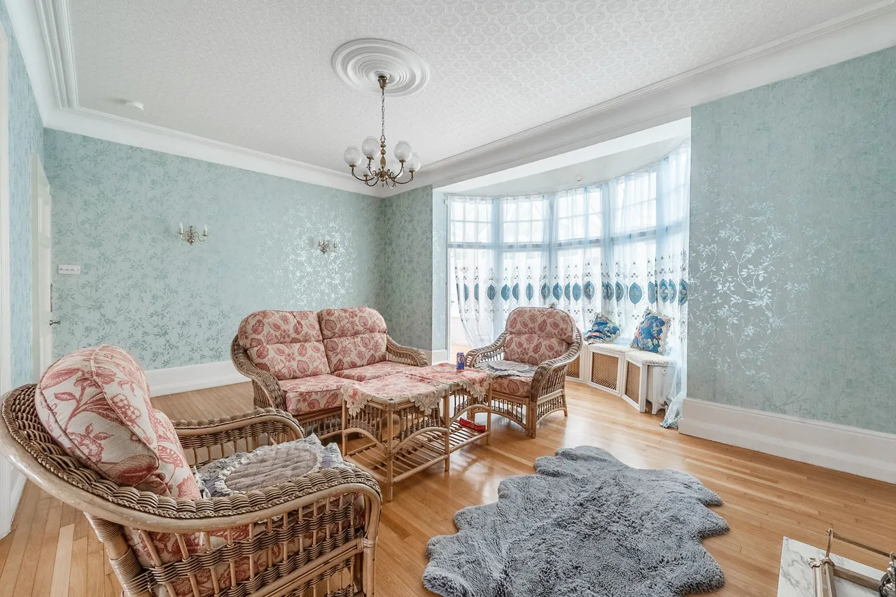 63 Oakleigh Avenue, London, photo 4