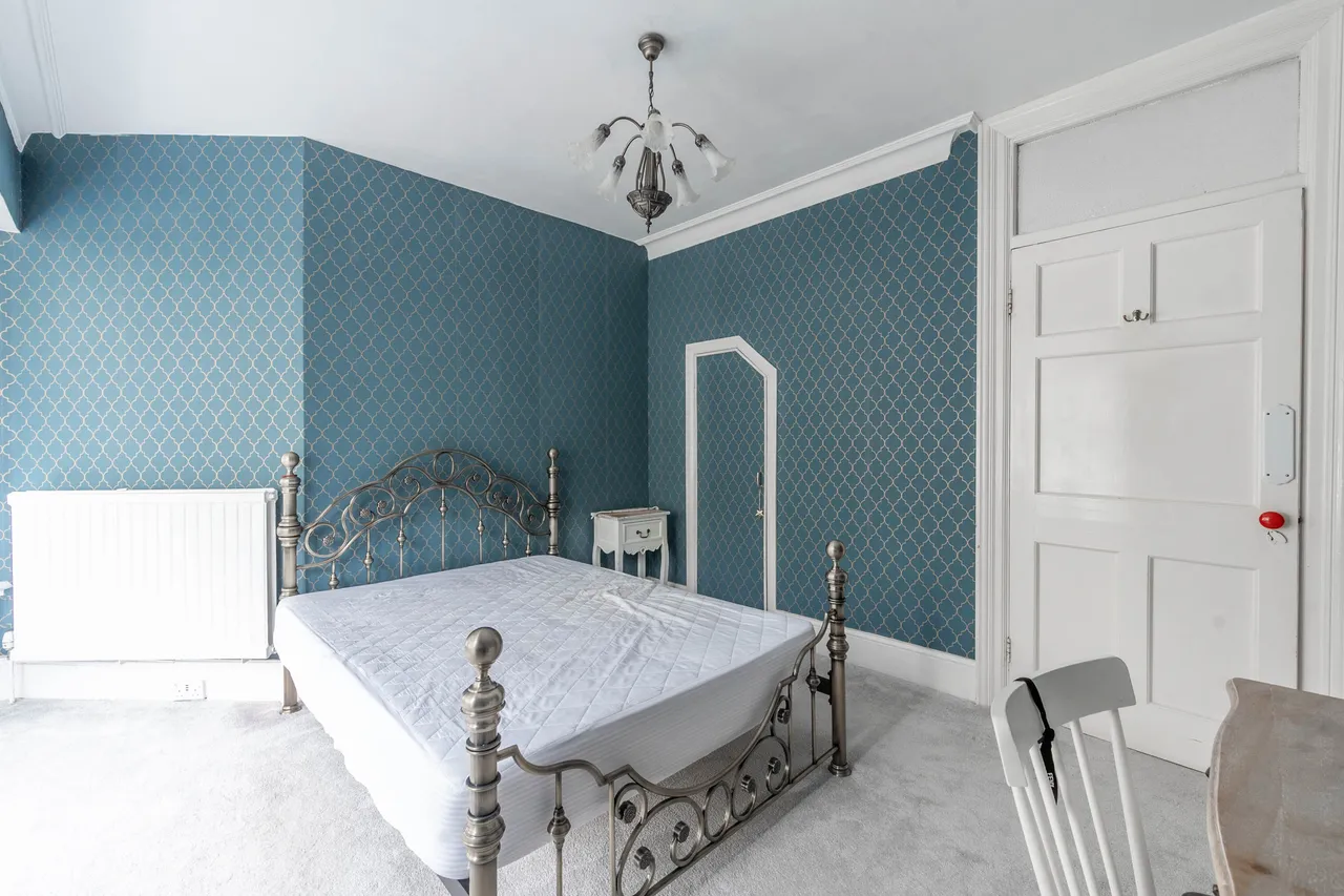 63 Oakleigh Avenue, London, photo 7
