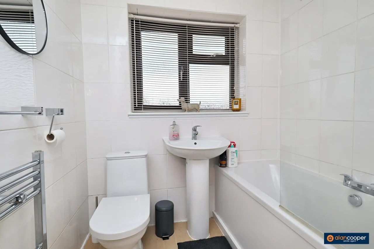 St. Michaels Way, Nuneaton, CV10, photo 16