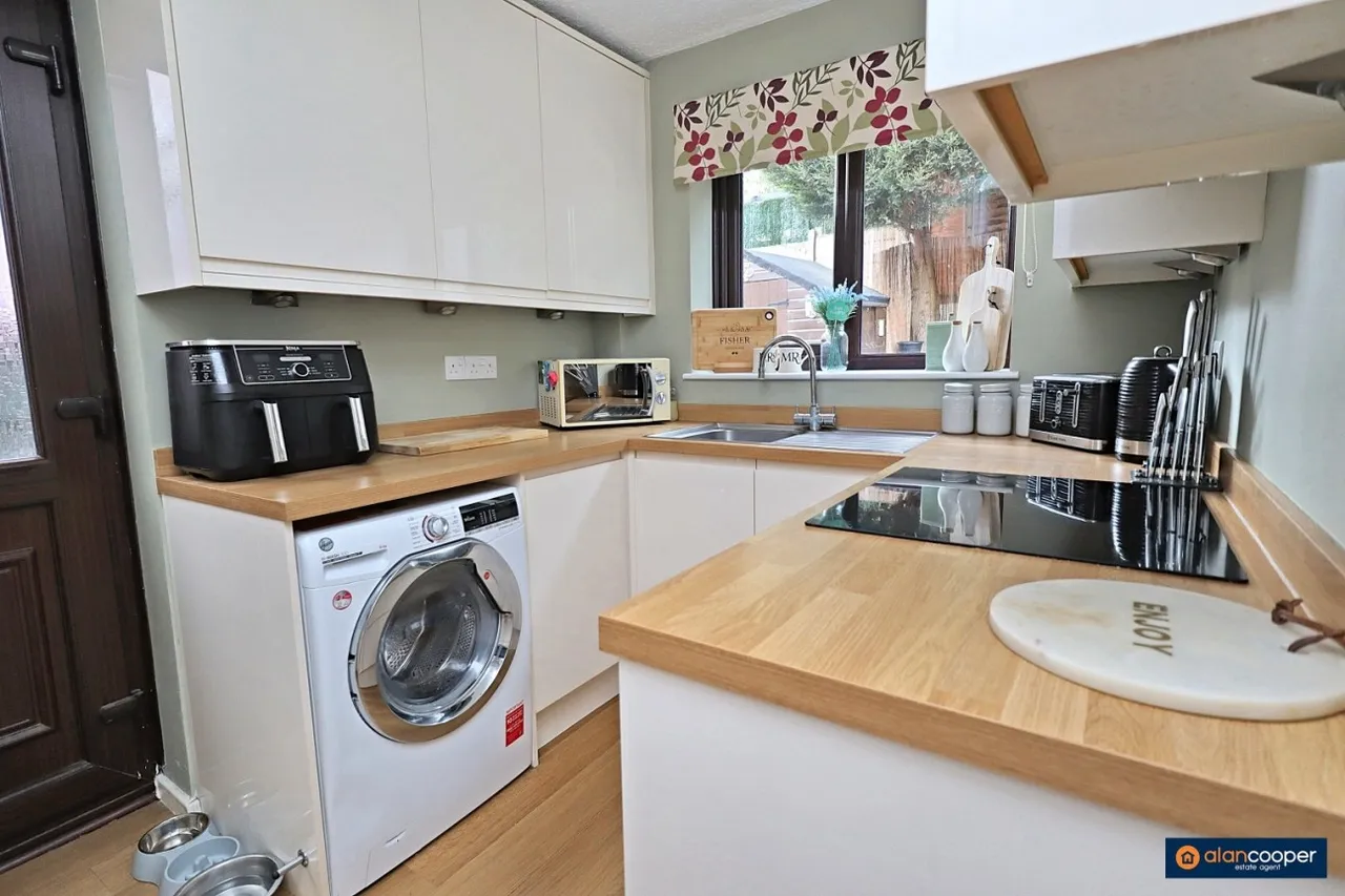 St. Michaels Way, Nuneaton, CV10, photo 7