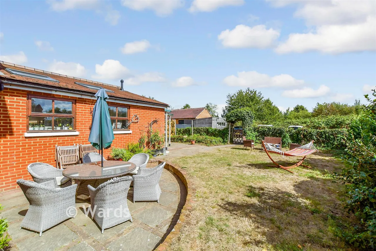 Lees Road, Yalding, ME18, photo 13