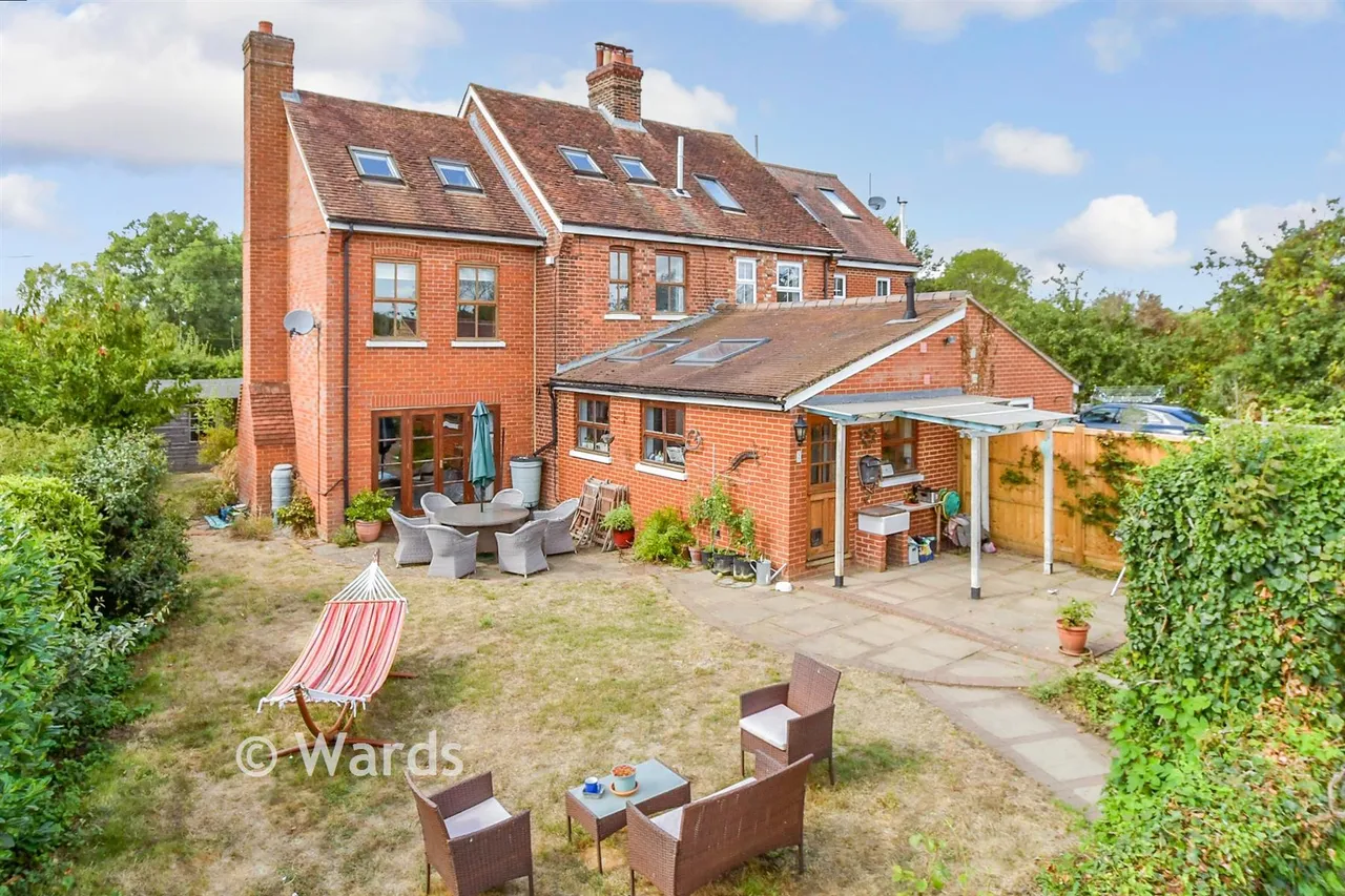 4 bed house for sale, Lees Road, Yalding, ME18