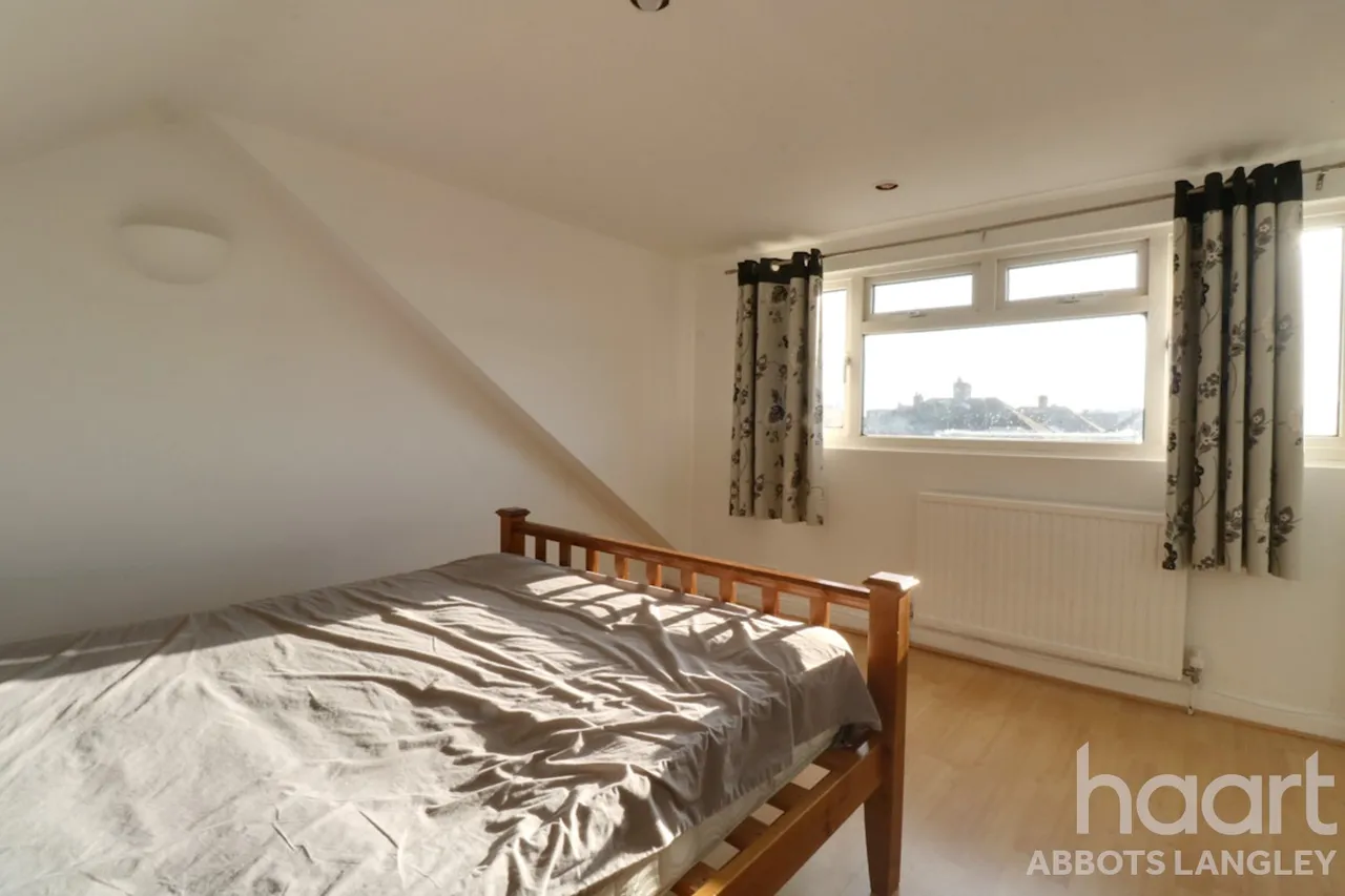 Meadow Road, Watford, WD25, photo 19