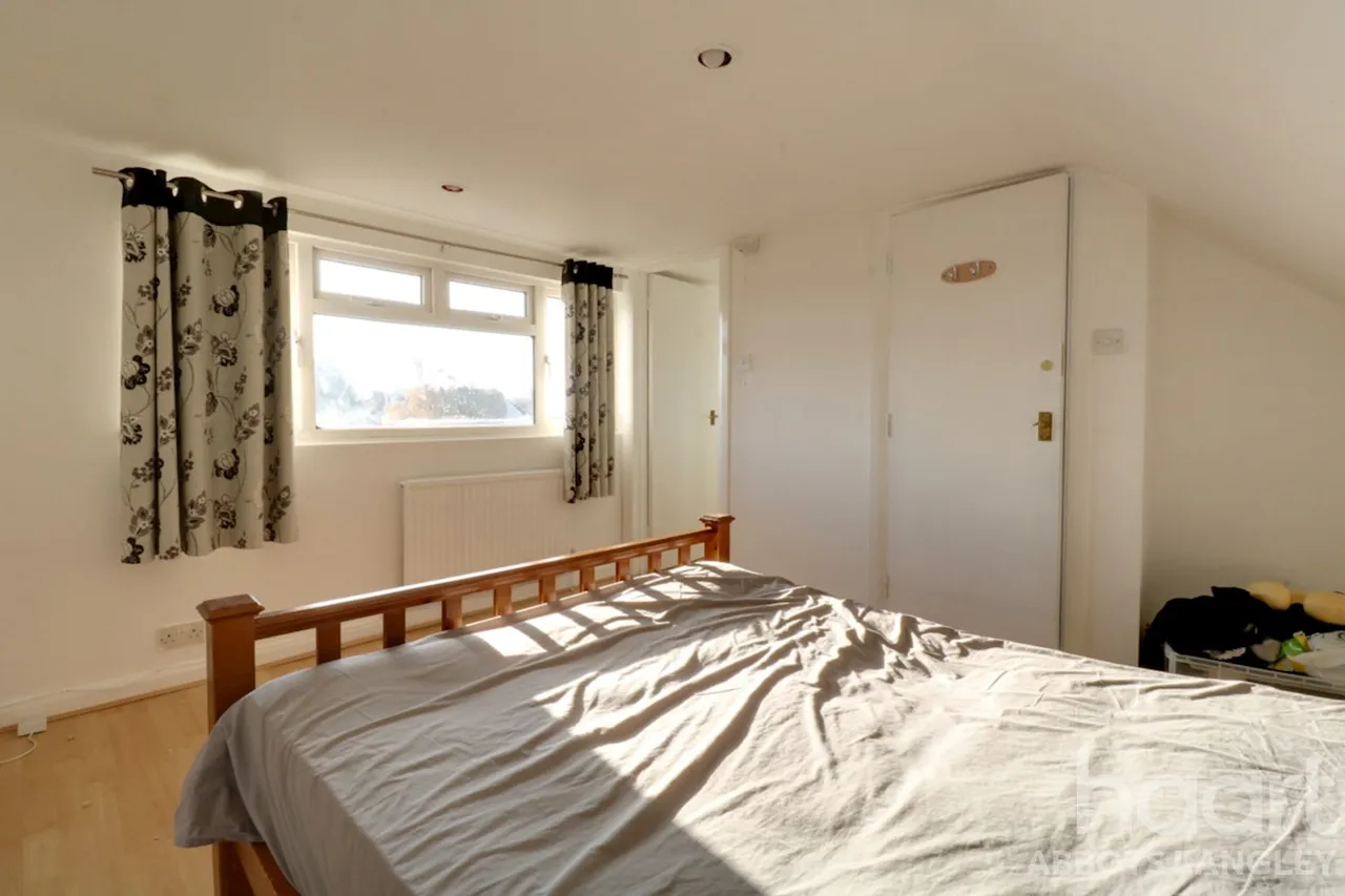 Meadow Road, Watford, WD25, photo 13