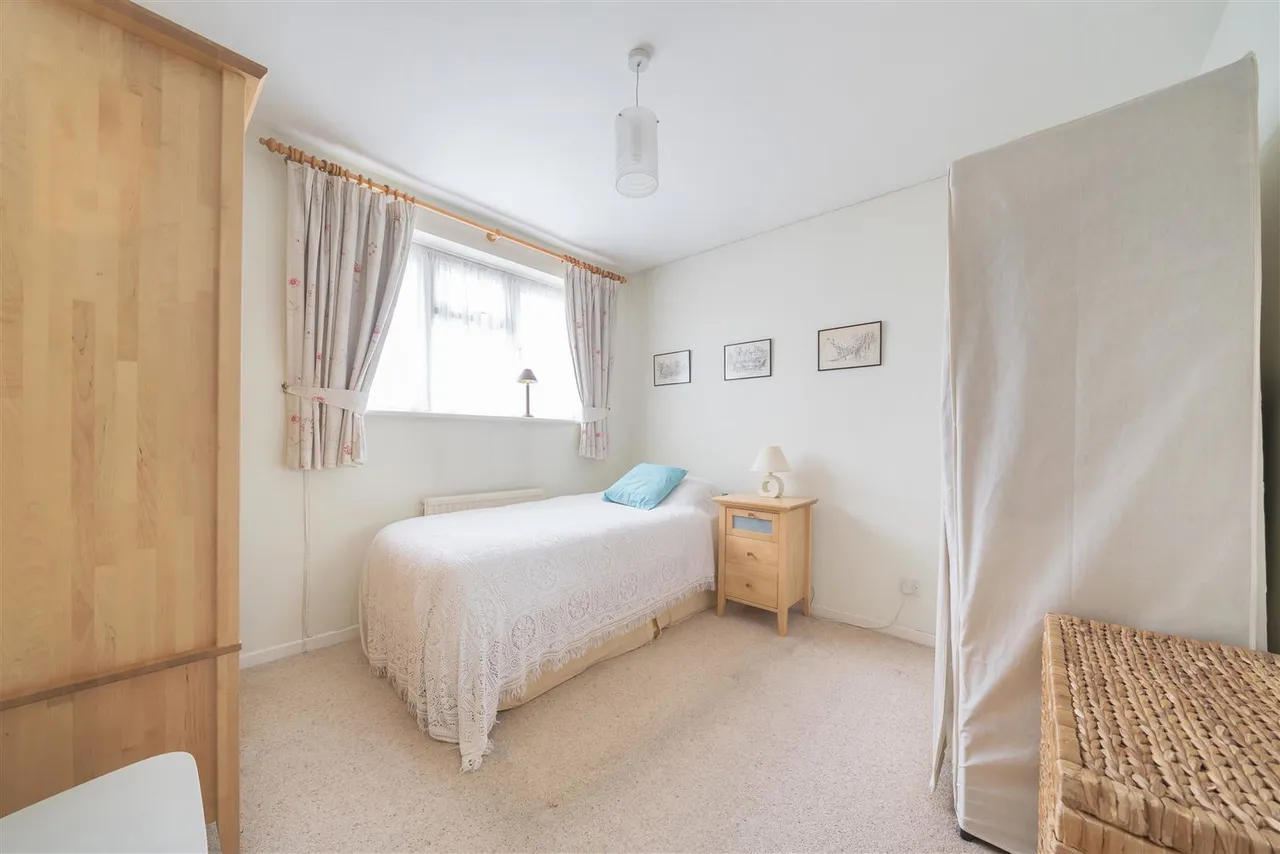 Ash Hill Close, Bushey, WD23, photo 9