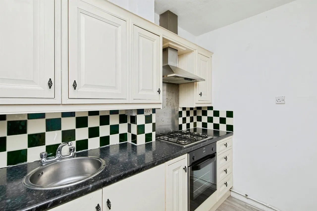Harper Court, Burton-On-Trent, DE13, photo 13