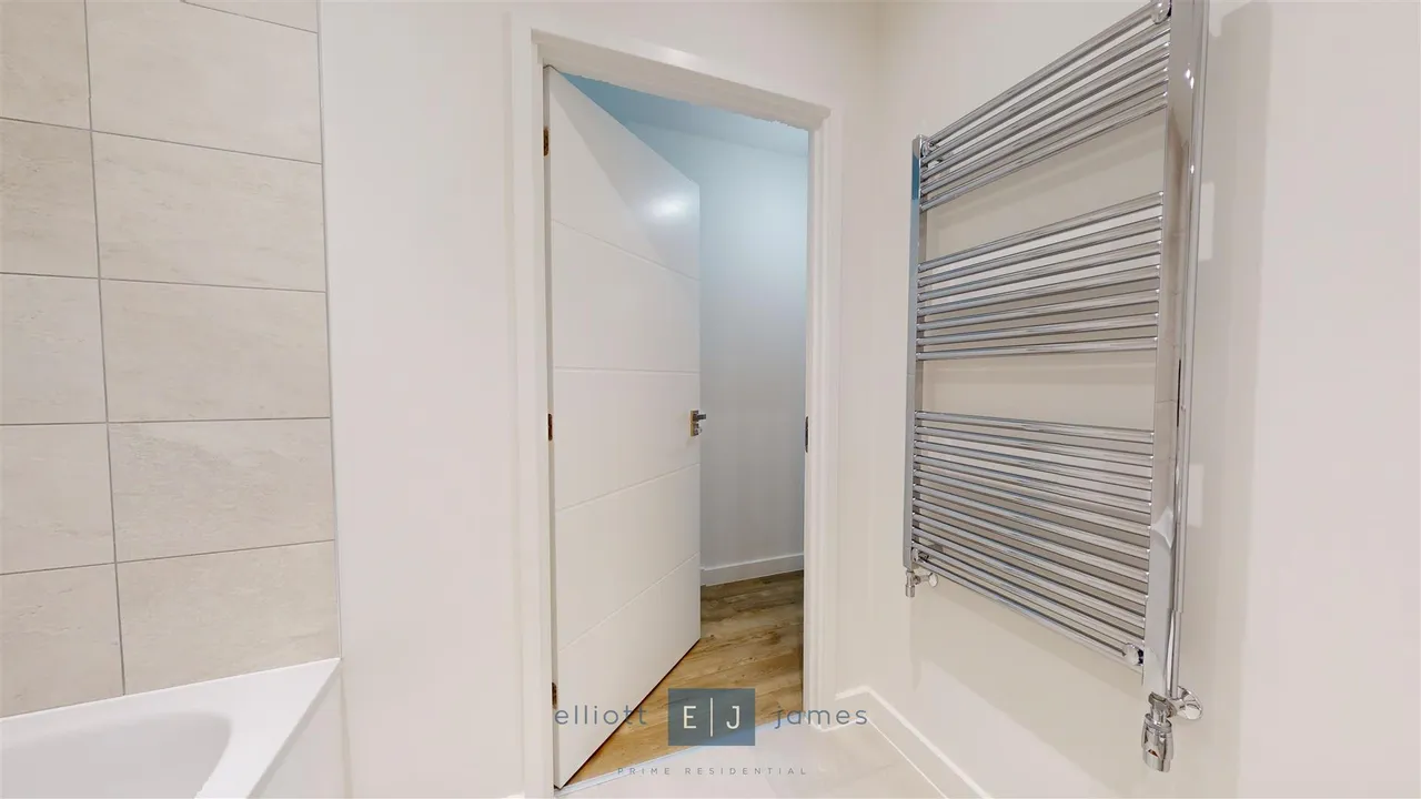 Epping Gate, Borders Lane, Loughton, photo 6