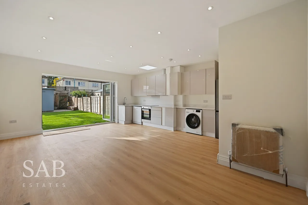 Eastcote Avenue, Greenford, UB6, photo 4