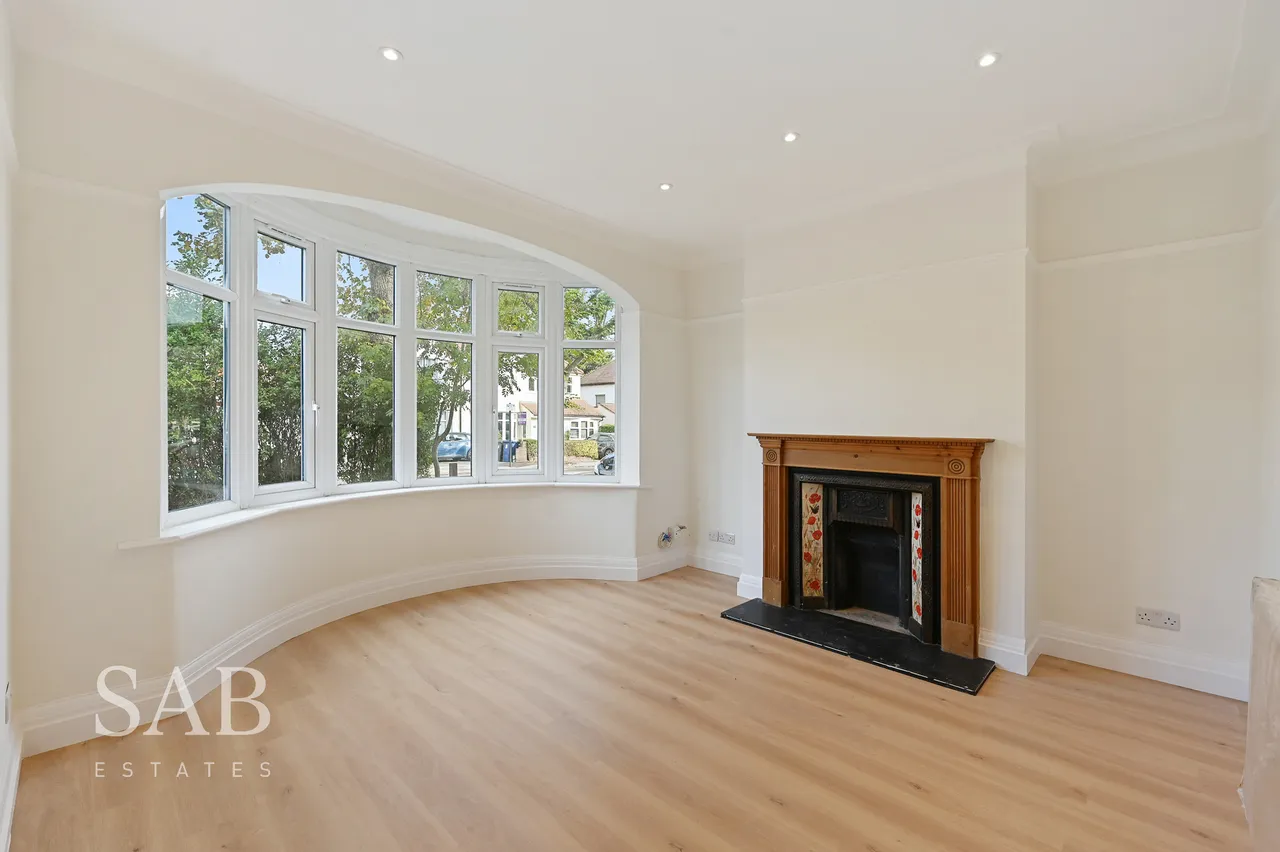 Eastcote Avenue, Greenford, UB6, photo 2