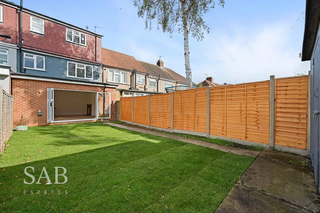 Eastcote Avenue, Greenford, UB6, photo 11