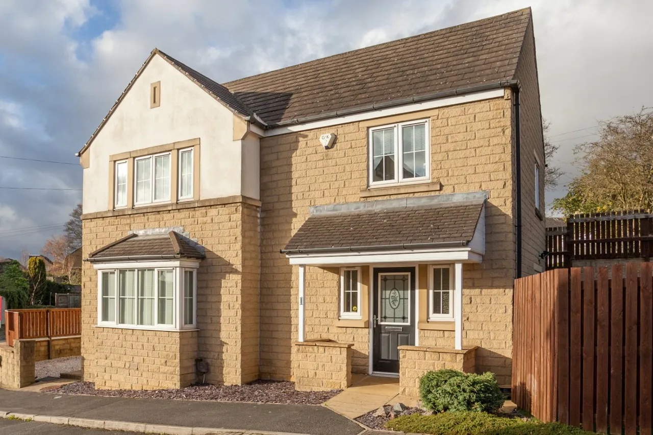 4 bed house for sale, Cuniver Court, Liversedge, WF15