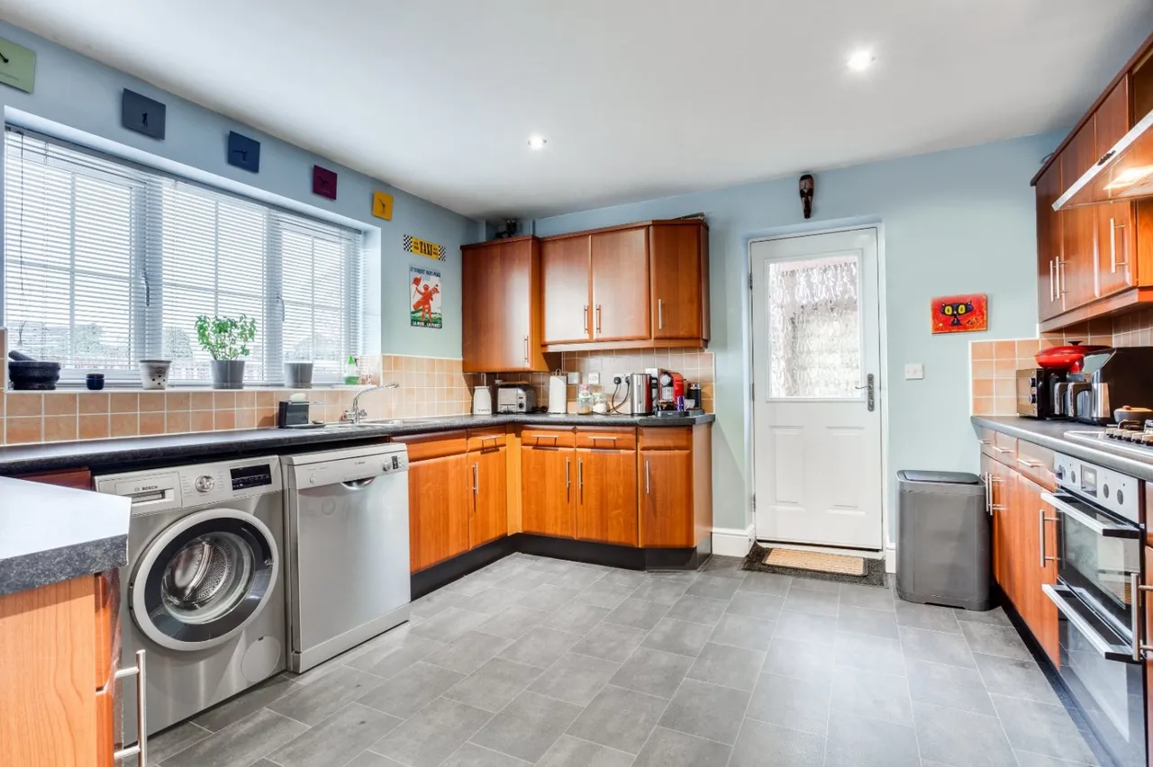 Cuniver Court, Liversedge, WF15, photo 7