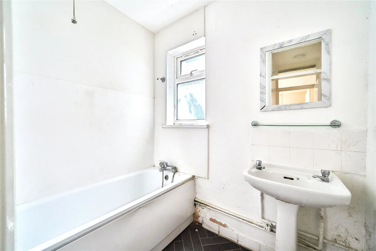 Tennyson Road, London, E15, photo 9