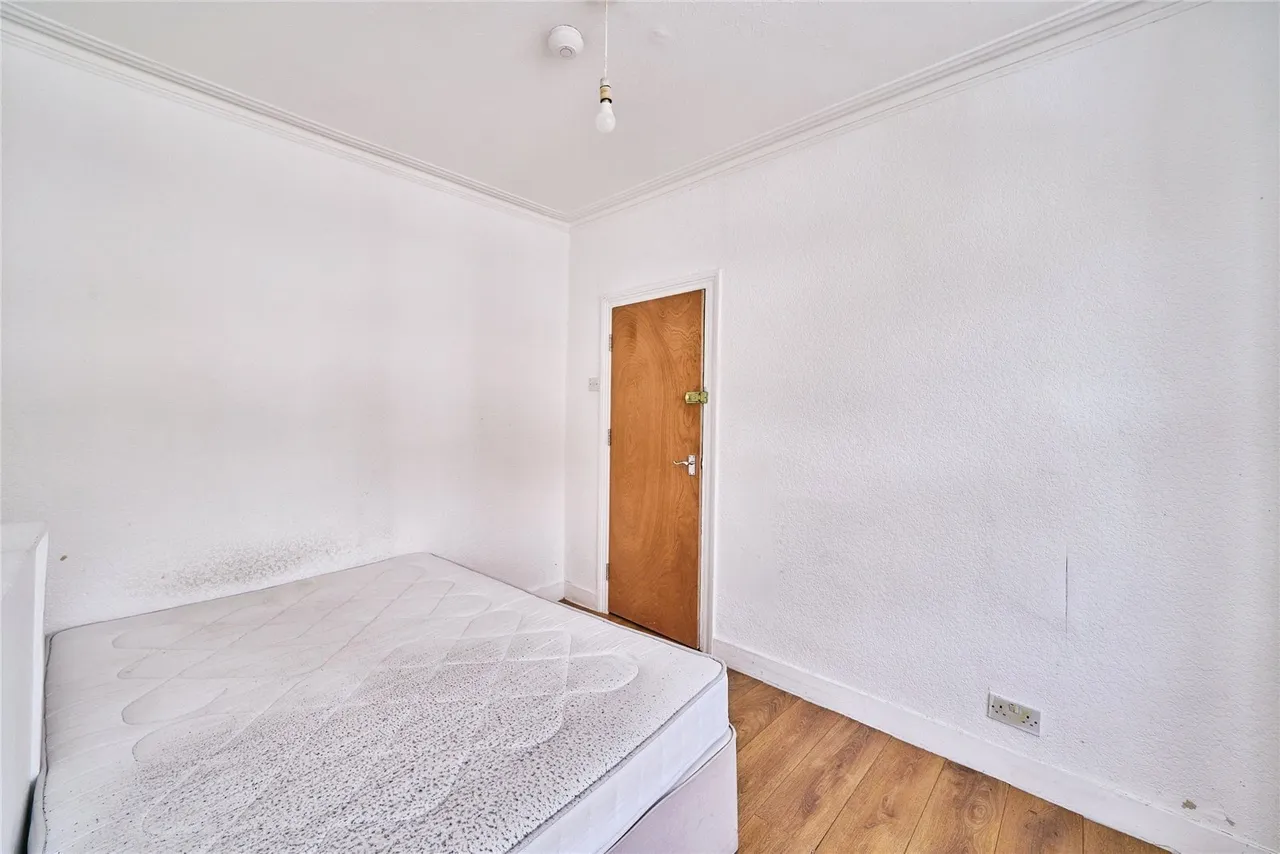 Tennyson Road, London, E15, photo 3
