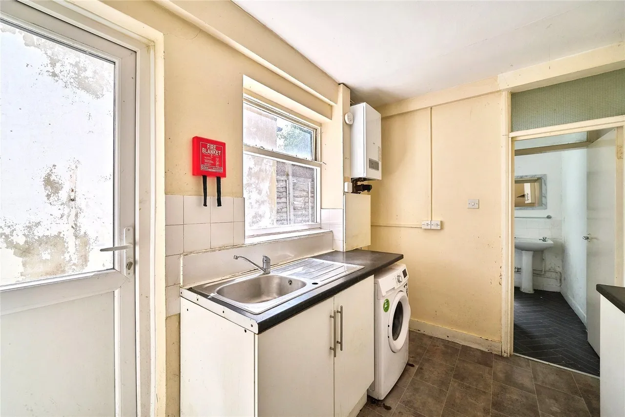 Tennyson Road, London, E15, photo 5