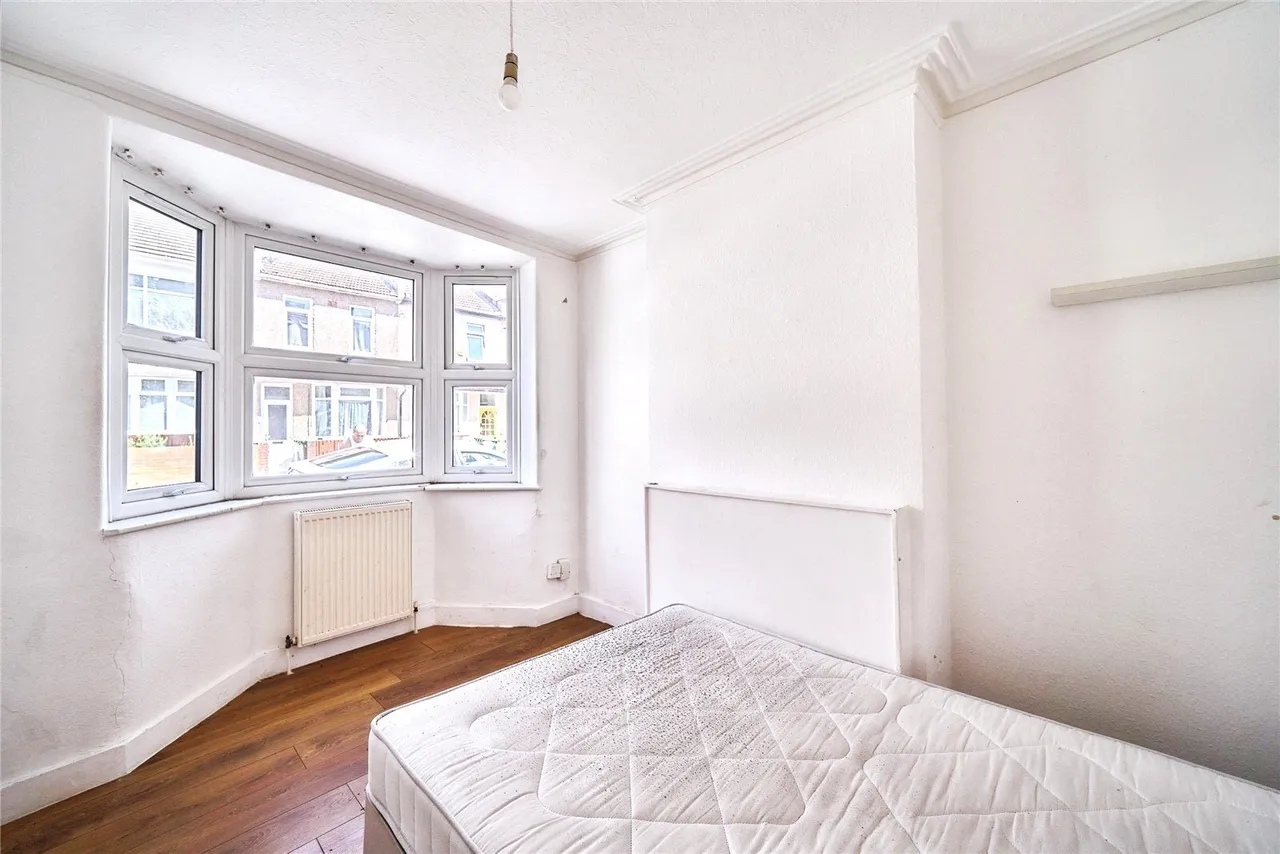 Tennyson Road, London, E15, photo 2
