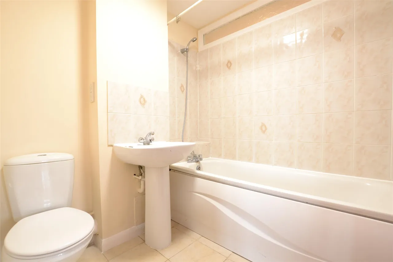 Hadrian Court, Hertfordshire, Hadley Road, EN5 5HQ, photo 5