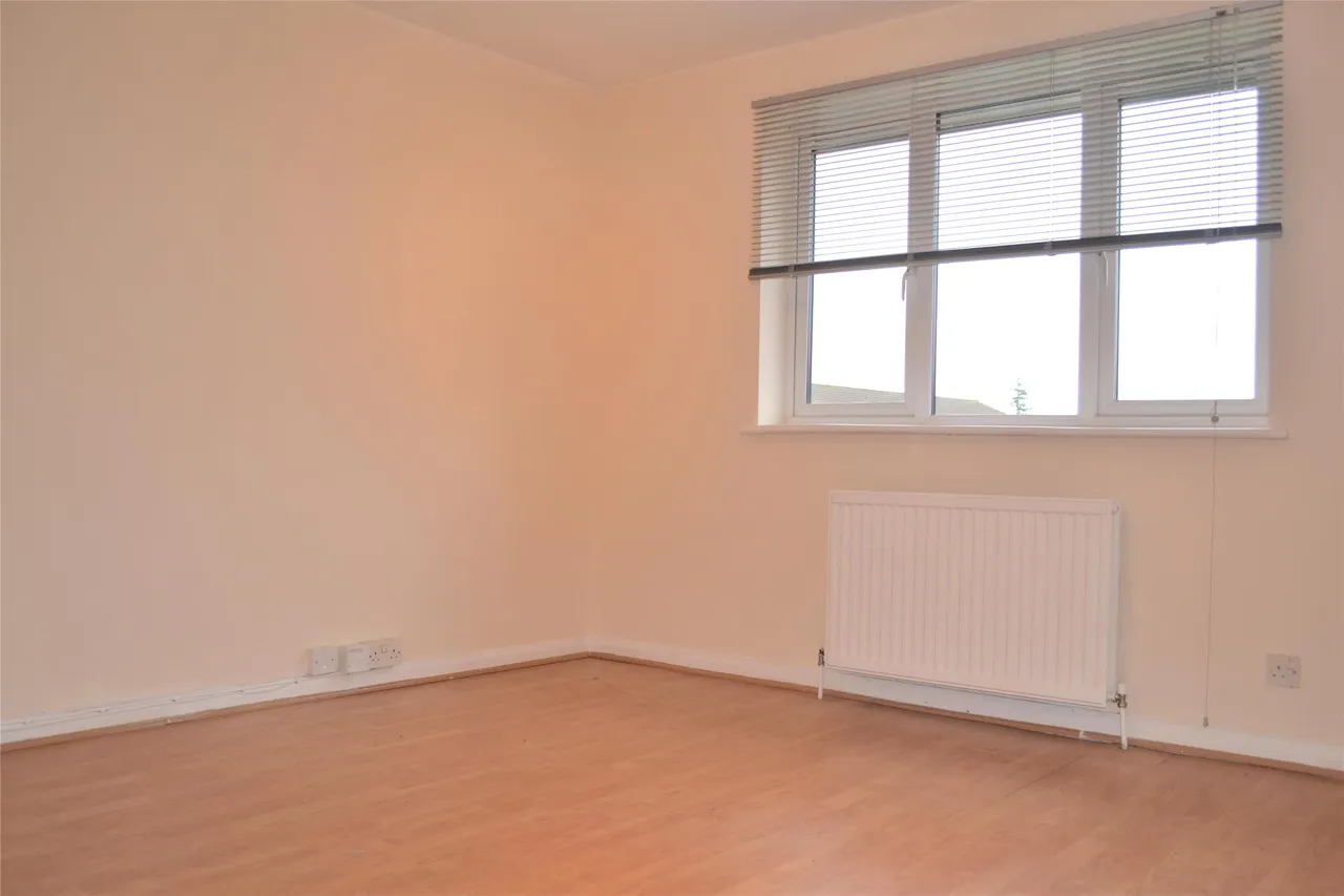 Hadrian Court, Hertfordshire, Hadley Road, EN5 5HQ, photo 3