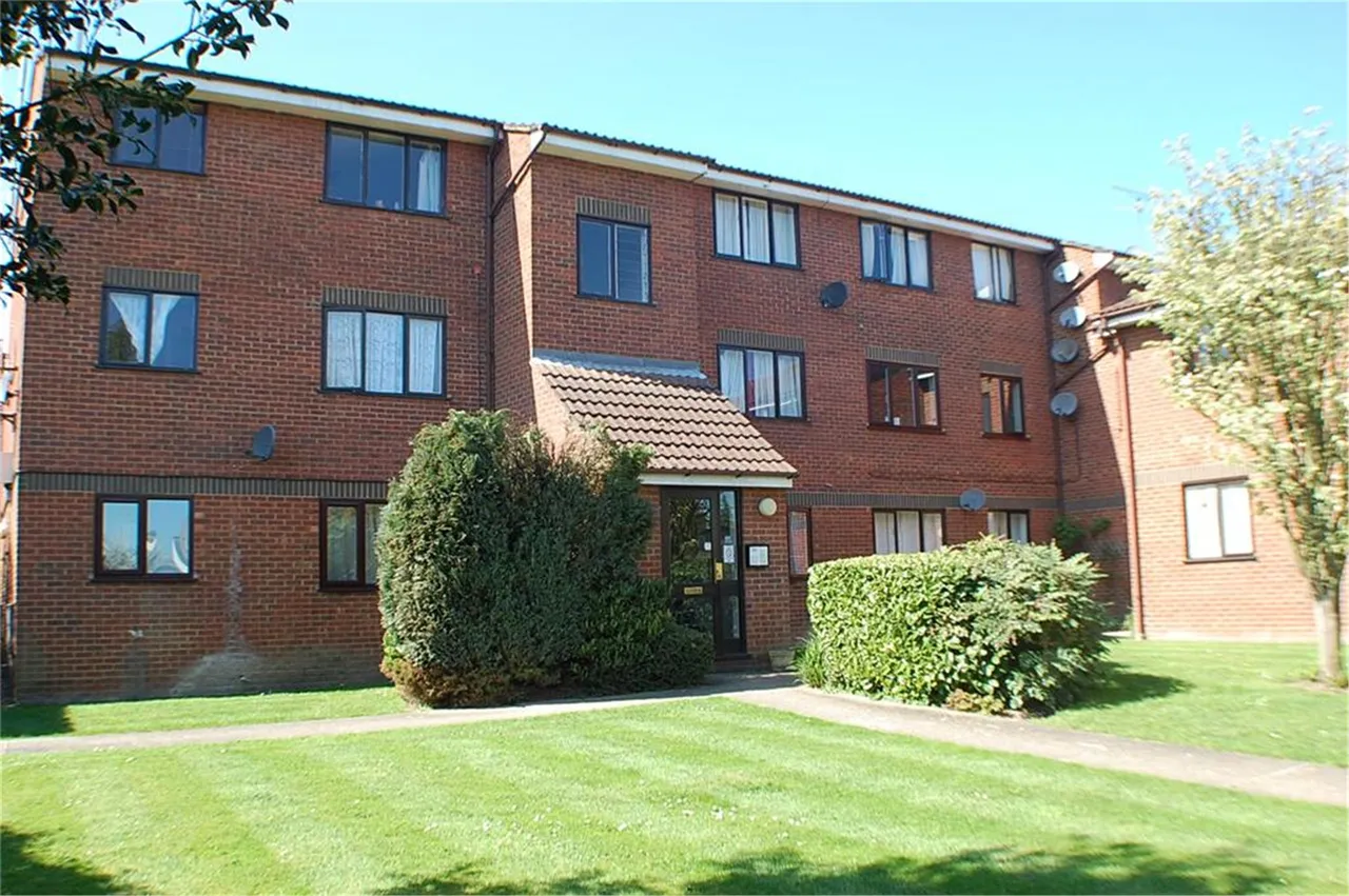 Hadrian Court, Hertfordshire, Hadley Road, EN5 5HQ, photo 6