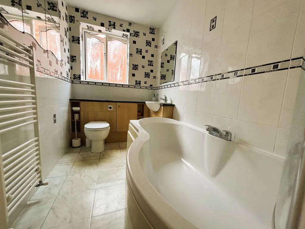 Widgeon Grove, Featherstone, WV10, photo 10