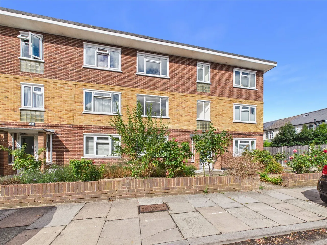 1 bed flat for sale, Chelsea Close, Hampton Hill, TW12