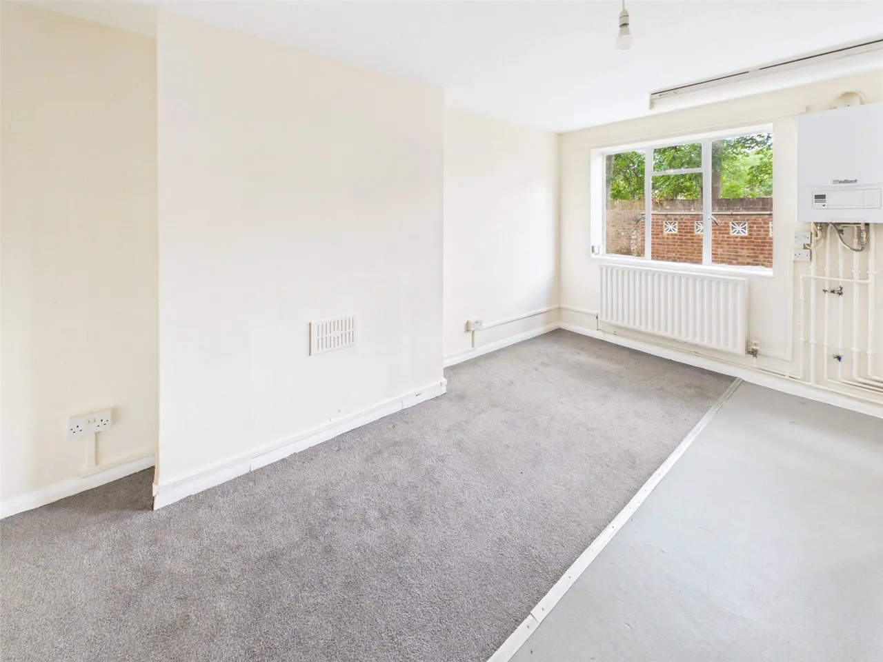Chelsea Close, Hampton Hill, TW12, photo 2