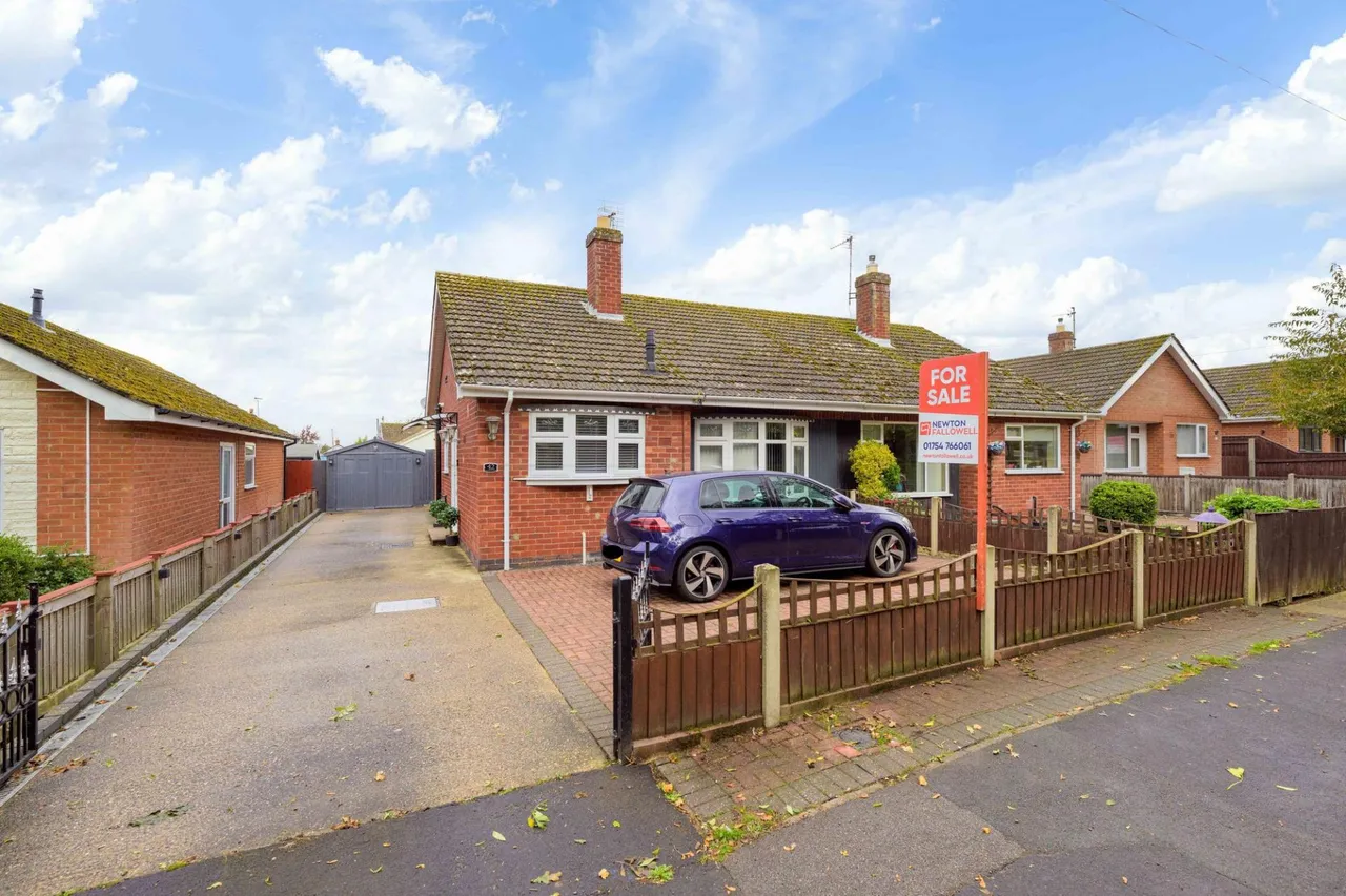 2 bed house for sale, Wainfleet Road, Burgh Le Marsh, PE24