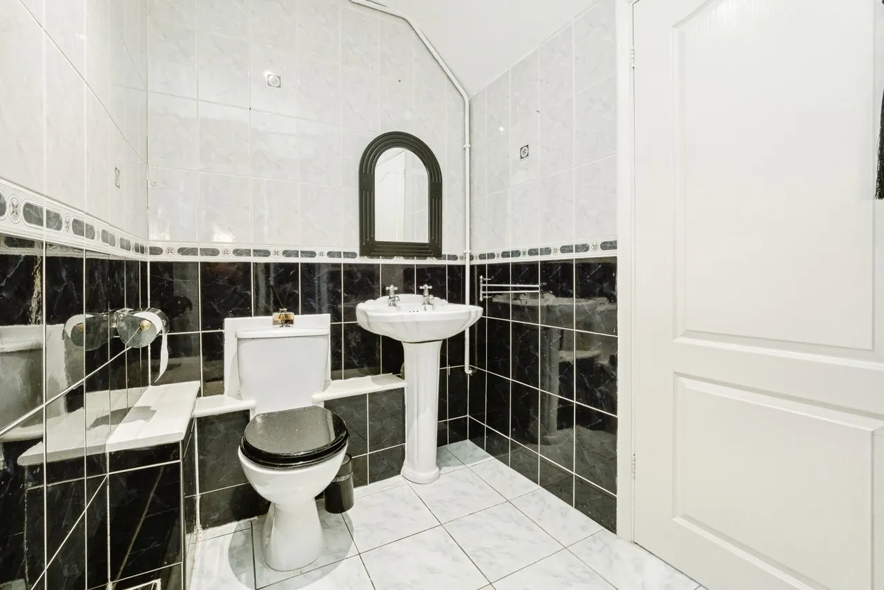 Mungo Park Road, South Hornchurch, RM13, photo 12