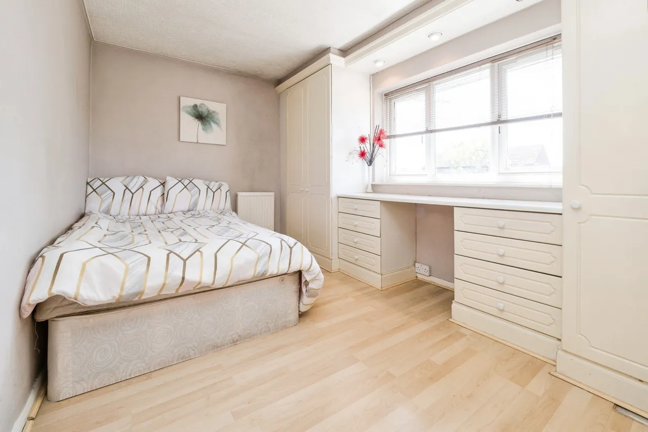 Mungo Park Road, South Hornchurch, RM13, photo 15