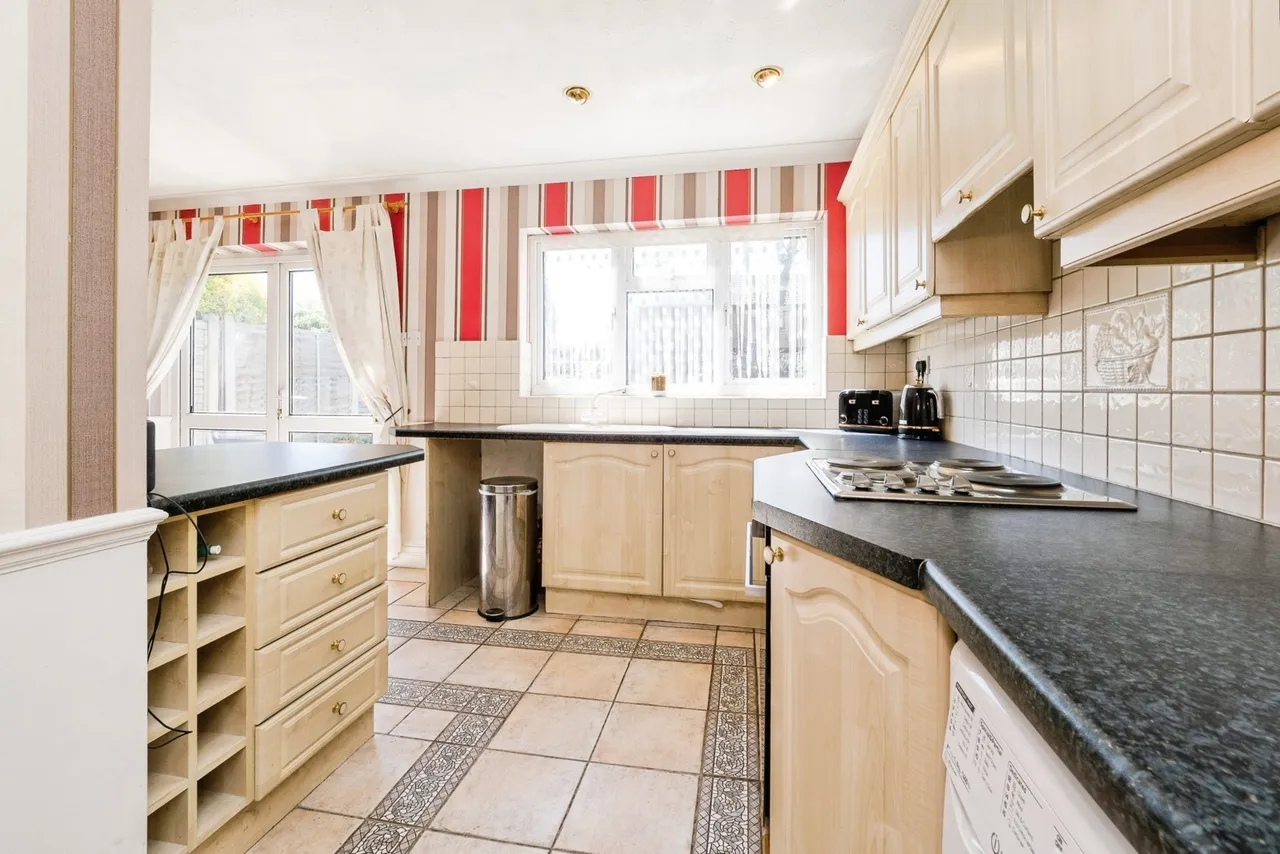 Mungo Park Road, South Hornchurch, RM13, photo 11